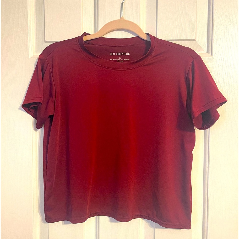 Real Essentials Workout tee